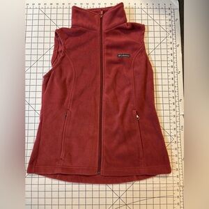 Columbia Women’s Medium Maroon Fleece Vest